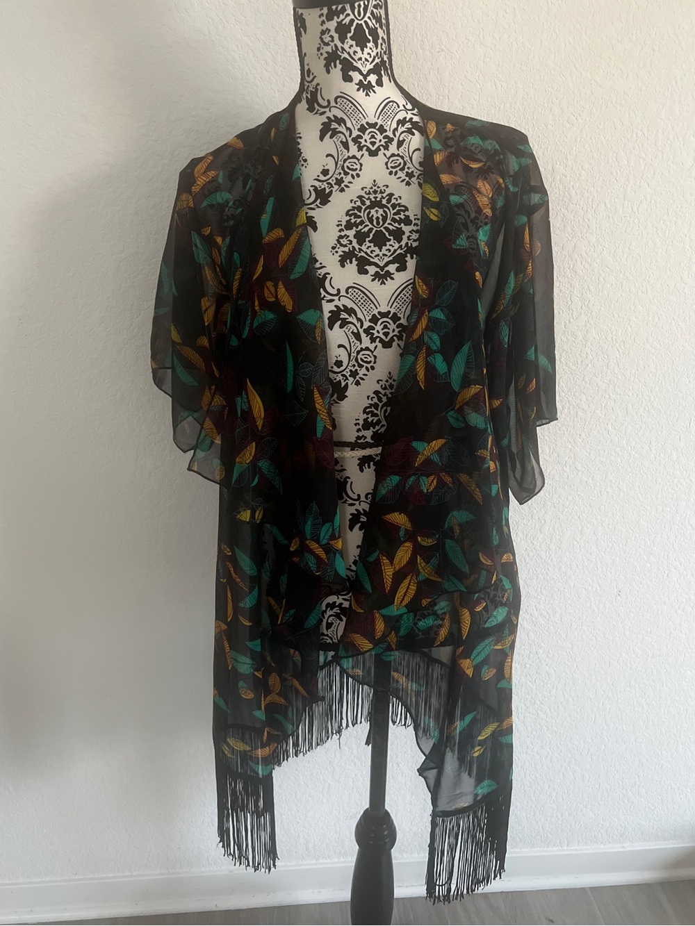 LuLaRoe Monroe Kimono Small Black Sheer Leaf Print Fringe Hem Boho Cardigan